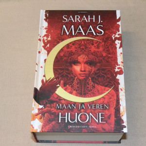 Sarah J. Maas Maan ja veren huone